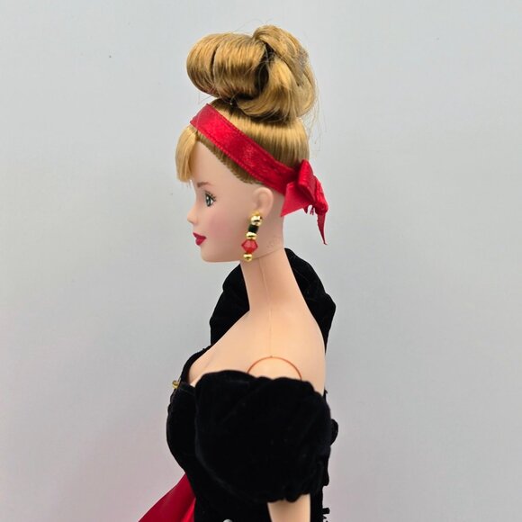 Avon Winter Splendor Barbie Doll 1998 Special Edition 19358 Mattel Read - Picture 6 of 16